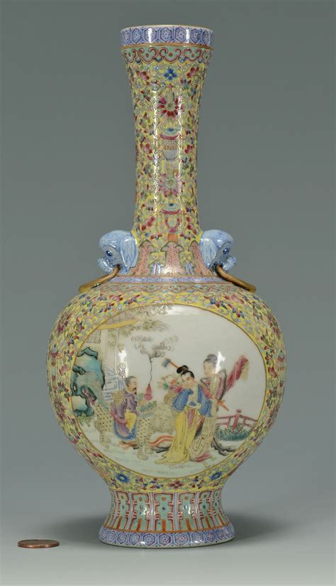 Chinese Famille Rose Porcelain Vase Yellow Ground