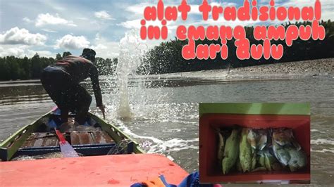 Mencari Keberadaan Ikan Dengan Alat Tradisional Ini Mudah Dan Cepat