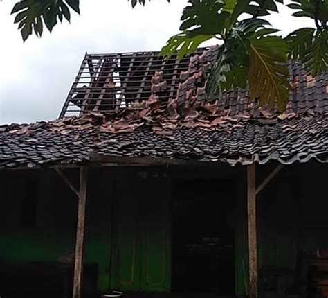 Ratusan Rumah Di Rembang Rusak Dilanda Banjir Bandang Dan Di Hantam