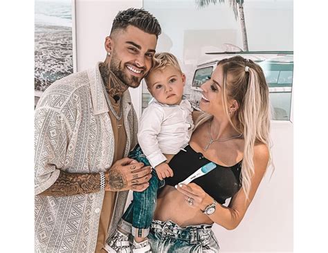 Photo Jessica Thivenin Thibault Garcia Et Leur Fils Maylone Sur