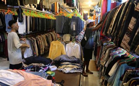 Ini Alasan Masyarakat Indonesia Hobi Beli Baju Bekas Impor