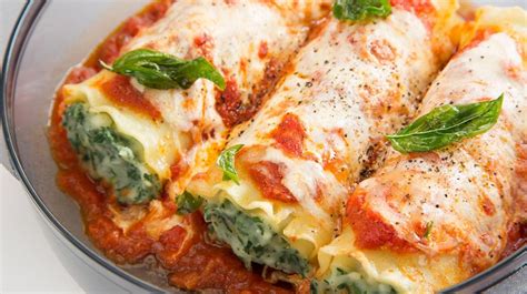 Canelones de pollo con espinacas fáciles y rápidos