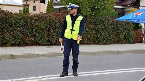 Motorowerzysta Na Podw Jnym Gazie I Kradzionym Jedno Ladzie