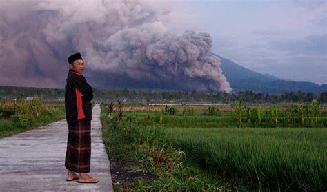 Alerta Máxima En Indonesia Por La Erupción De Un Volcán Monte Semeru Diario Río Negro