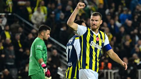 Fenerbah E De Derbi Ncesinde Edin Dzeko Sevinci Ya An Yor