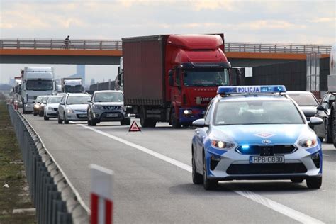 25 latka z powiatu wrocławskiego pędziła prawie 200 km h trasą S8