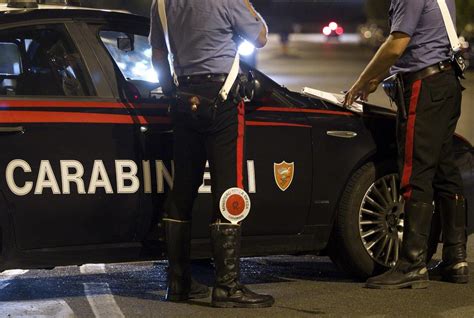 Palagonia Investe Carabinieri Al Posto Di Blocco