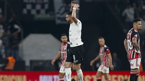 Corinthians Vence Com O Brilho De Romero Santos Ganha Do Tricolor