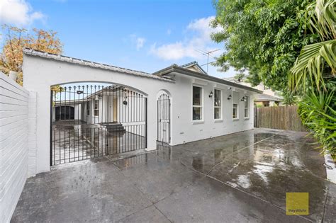 Public Transportation Guide to Altona Meadows 15