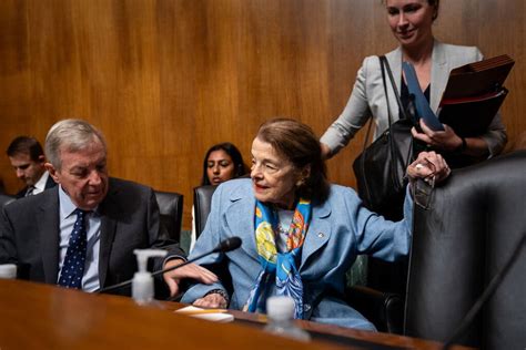 Dianne Feinstein Battle Over Her Late Husband’s Fortune Heads To Mediation The New York Times