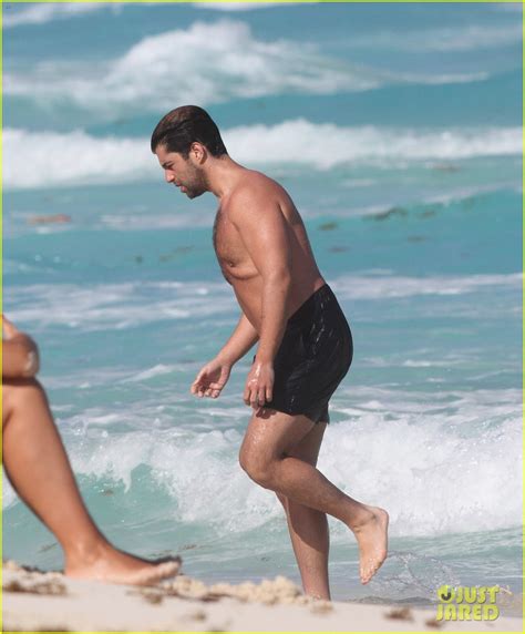 Josh Peck Goes Shirtless At The Beach In Mexico Photo 4039359 Josh