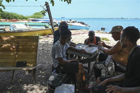 Huracán Beryl Pasa Por Jamaica Tras Dejar Al Menos 7 Muertos En El