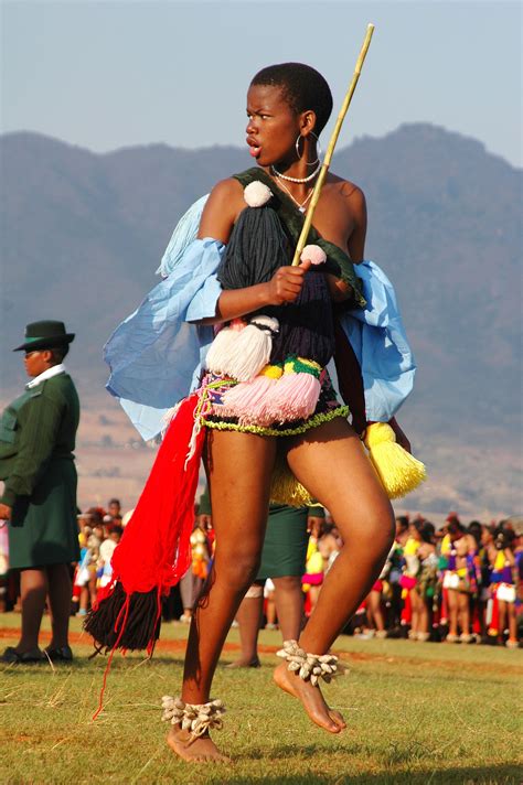 Swazi dancer at the reed festival South Afrika, African People, Real ...