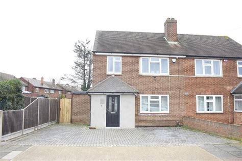 3 Bed Semi Detached House For Sale In Penrith Crescent Elm Park