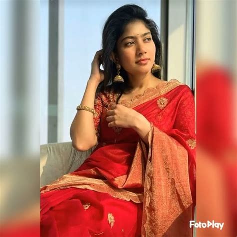 Beauty Queen Sai Pallavi Looking So Beautiful In Saree Shorts