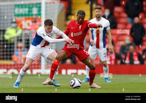 Crystal Palace S James Mccarthy Left And Liverpool S Georginio