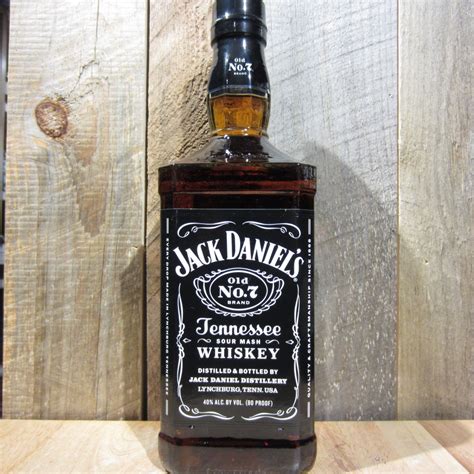 jack daniels    whiskey  oak  barrel