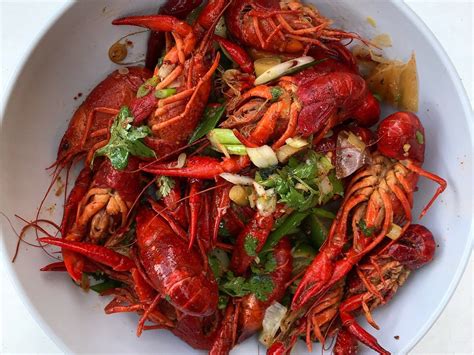 How And Where To Eat Crawfish In New Orleans Crawfish New Orleans Eat