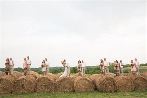 30 Ways to Use Hay Bales at Your Country Wedding | Deer Pearl Flowers