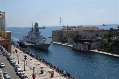 Taranto Apertura Straordinaria Del Ponte Girevole Per Il Passaggio