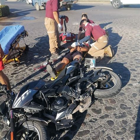 Aparatoso Choque De Motocicleta En Fluvial Reporte Diario Vallarta