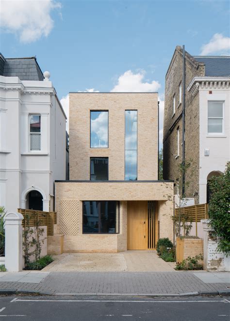Frame House | Modern New Build in London Conservation Area