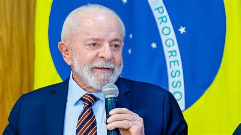 Lula Comemora Aprovação Do Projeto De Regulamentação Da Reforma