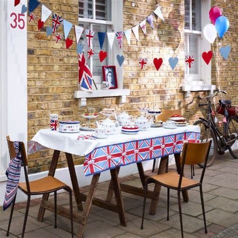 12 Ways To Throw A Street Party The Queen Will Be Proud Of