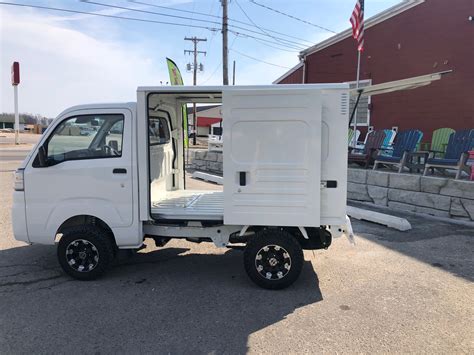 AUTOMATIC 2021 Daihatsu Hijet Box Truck (Made by Toyota) - US Mini Truck Sales