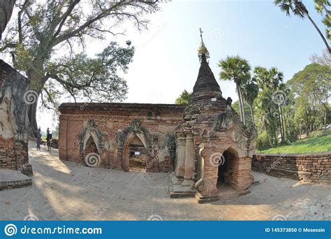 Complexe De Pagoda De Myanmar Mandalay Yadana Hsemee Photo Stock