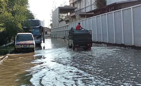 Imbas Fenomena Bulan Purnama Waspada Banjir Rob Di Pesisir Jakarta 3