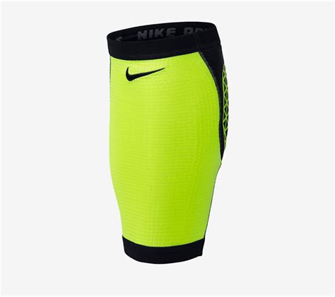 Nike Pro Combat Calf Sleeve Black Volt N Ms 30 023 купить в интернет магазине