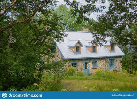 Typical Architecture of a Canadian House Stock Photo - Image of cloud ...