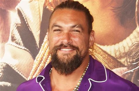 Un corps incroyable à 43 ans Jason Momoa se dénude dans une