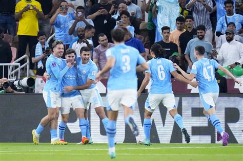 La Prima Volta Del Manchester City Batte 4 0 Il Fluminense E Vince Il