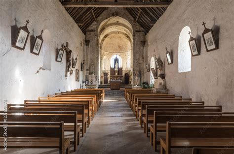 L Int Rieur De L Glise Saint Nicolas De Saint Nicolas De Brem Stock