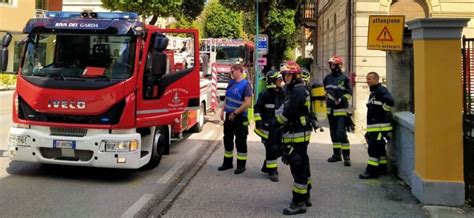 Getta Il Mozzicone Nello Scantinato Arrivano I Vigili Del Fuoco