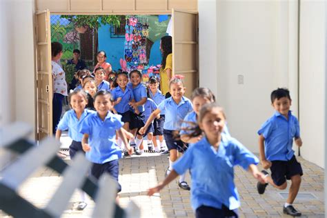 Entregan primer centro educativo renovado a través de la reforma Mi