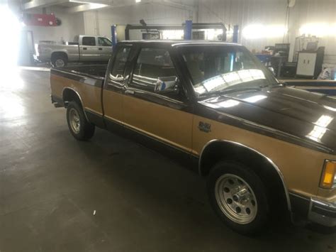 1984 Chevrolet S10 Tahoe Extended Cab Pickup 2 Door 34l Very Low Miles