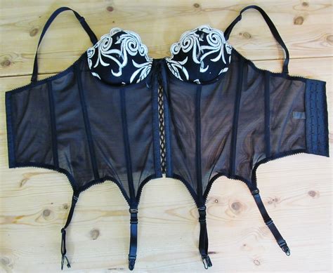 Vintage Sexy Black And White 6 Boned 4 Strap Suspender Basque Garter