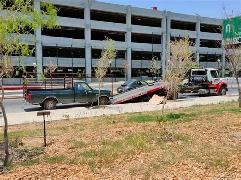 Se Los Lleva La Gr A Por Estacionarse En Pabell N Ciudadano