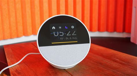 Amazon Echo Spot Im Test So Schl Gt Sich Der Smarte Alexa