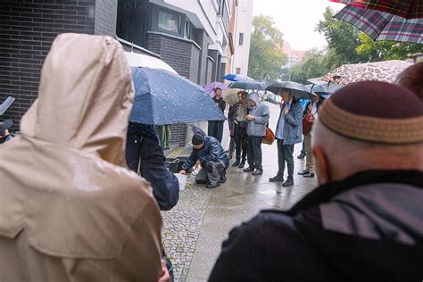 Geschichte Vor Dem Schultor Anne Frank Zentrum E V