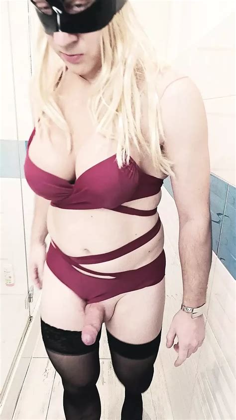 Blond Tranny With Big Tits In Sexy Violet Bikini And Stockings Shemale
