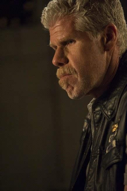 Ron Perlman In Una Scena Dell Episodio Albification Di Sons Of Anarchy