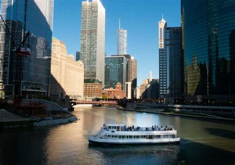 Reasons To Take a Chicago Boat Tour - Angela Gallo's Blog