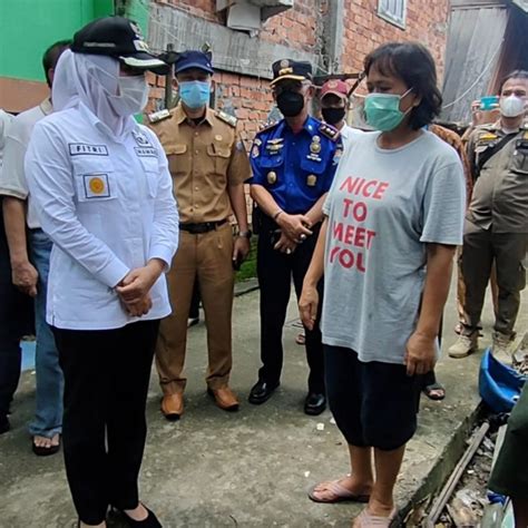 Wawako Fitrianti Agustinda Sambangi Warganya Yang Sedang Dilanda