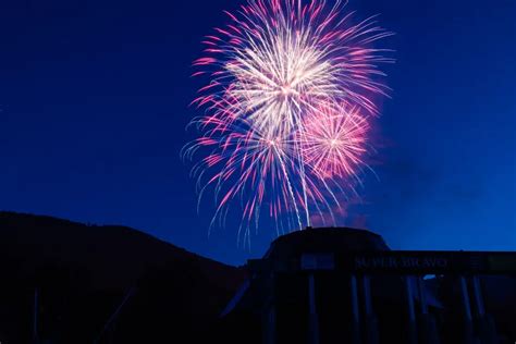 New Years Eve Fireworks And Torchlight Parade The Mad River Valley