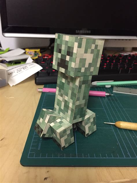 Printable Minecraft Creeper Papercraft - Printable Papercrafts ...