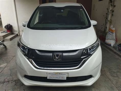 Honda Freed Hybrid G Honda Sensing For Sale In Lahore Pakwheels